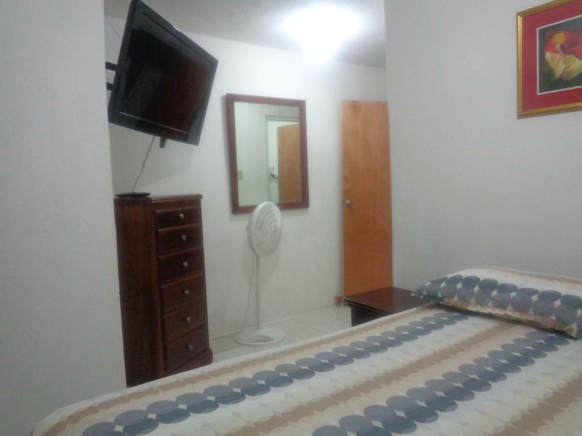 Yard Style Hotel Kingston Room photo