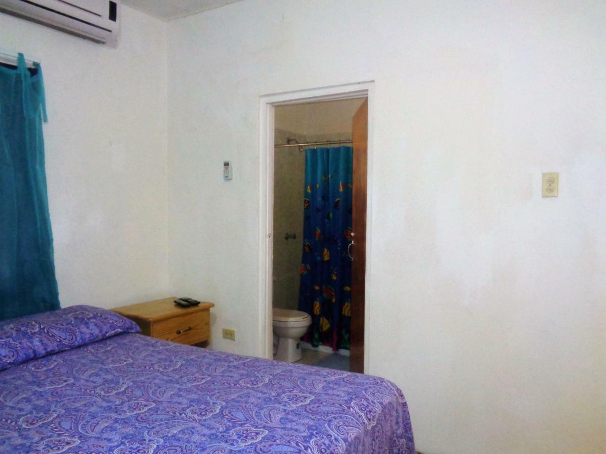 Yard Style Hotel Kingston Room photo